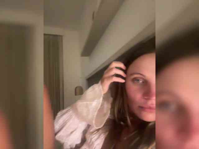REALMEANTINA Sex Cam Show