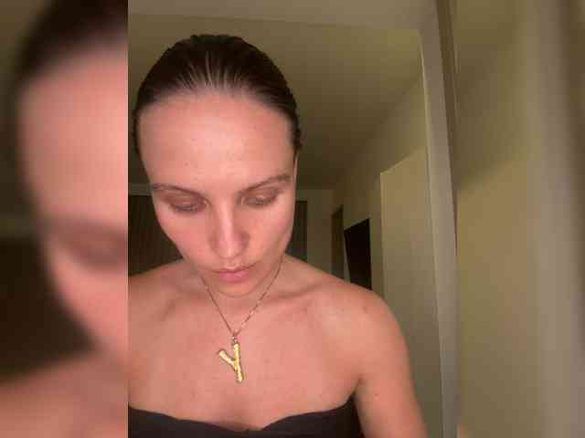 REALMEANTINA webcam