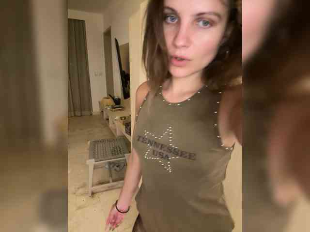 REALMEANTINA webcam
