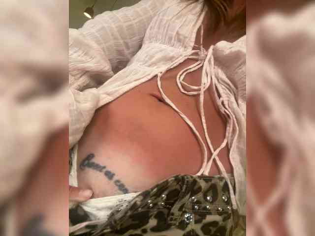 REALMEANTINA Sex Cam Show