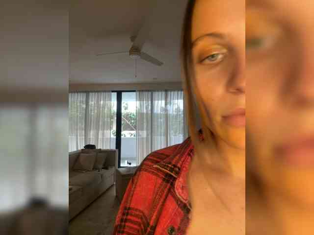 REALMEANTINA webcam