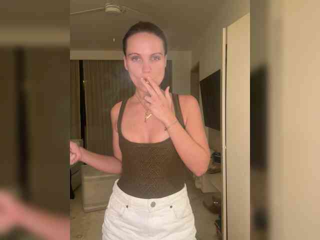 REALMEANTINA webcam