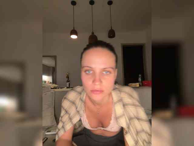 REALMEANTINA webcam