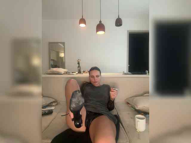 REALMEANTINA webcam