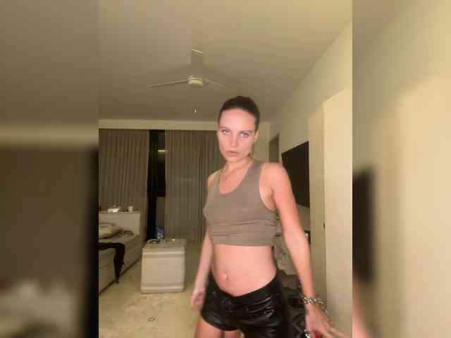 REALMEANTINA webcam