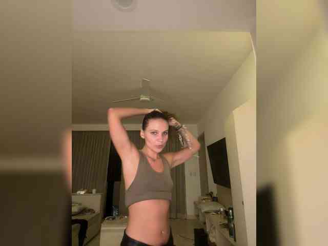 REALMEANTINA webcam