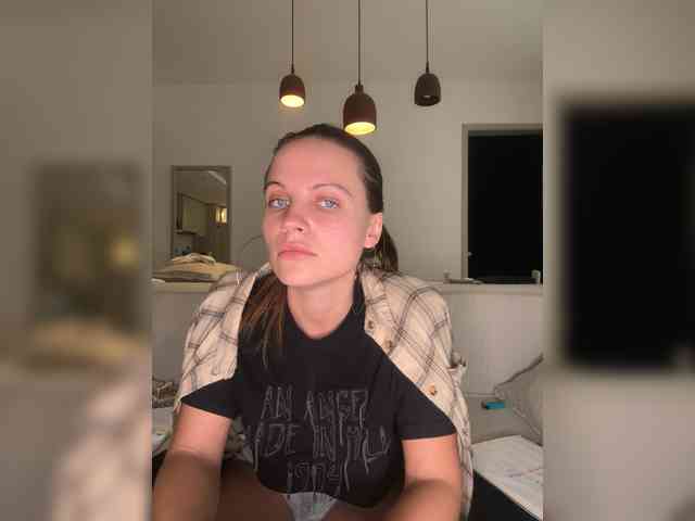 REALMEANTINA webcam