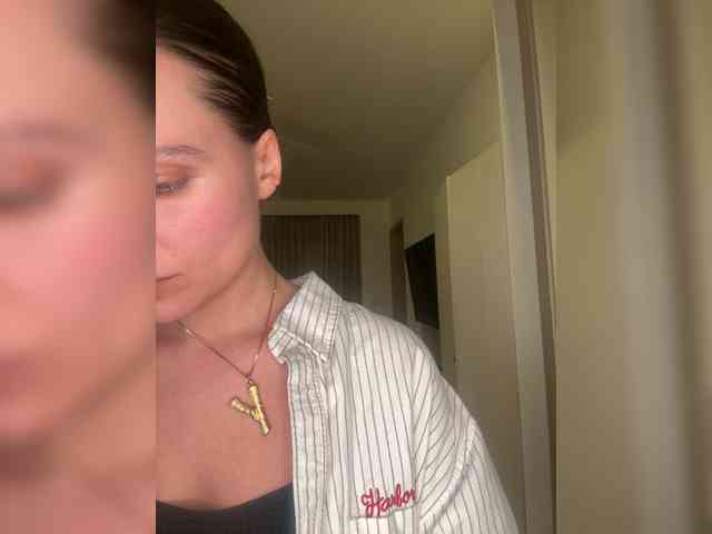 REALMEANTINA webcam