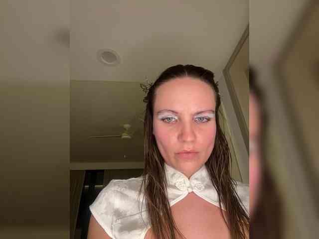 REALMEANTINA webcam
