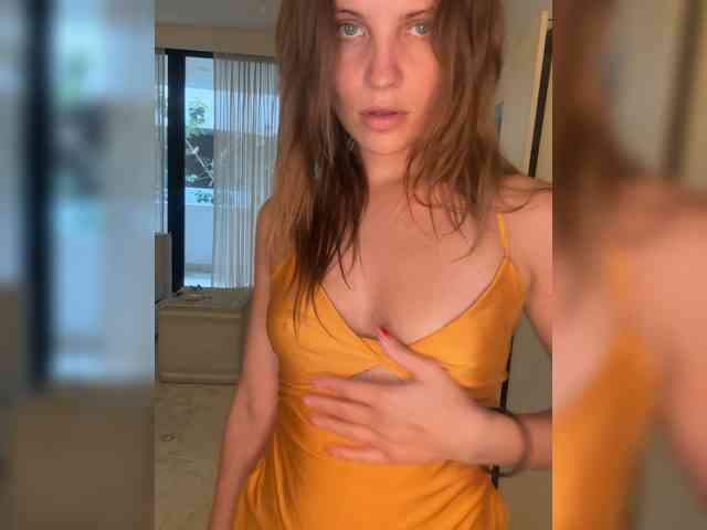 REALMEANTINA webcam
