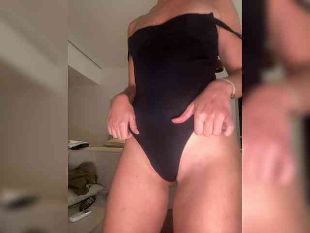 REALMEANTINA webcam