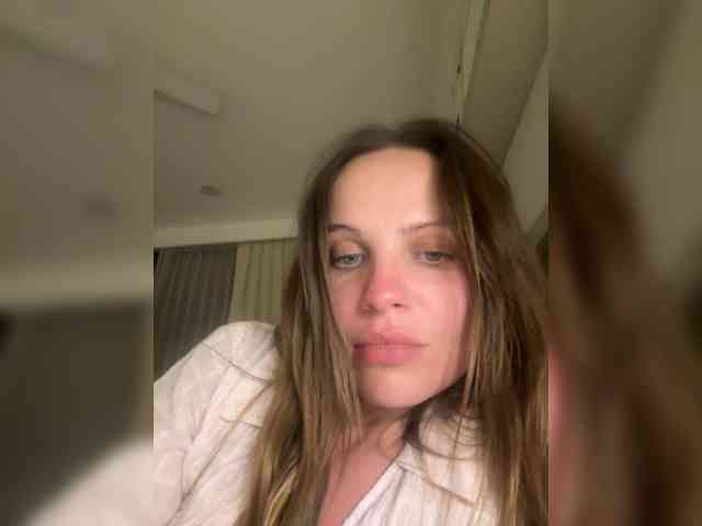 REALMEANTINA webcam