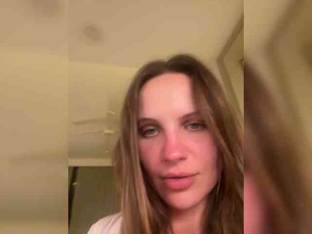 REALMEANTINA Sex Cam Show