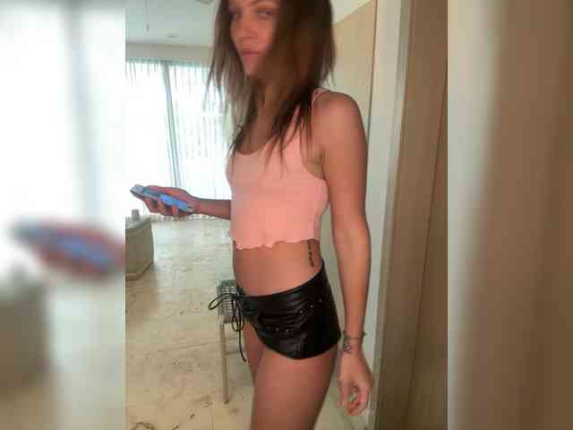 REALMEANTINA webcam
