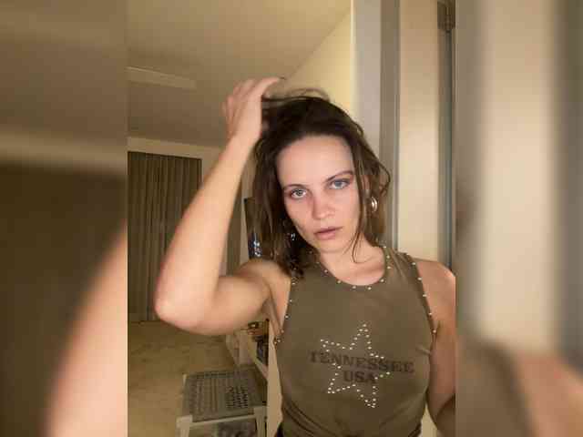 REALMEANTINA webcam