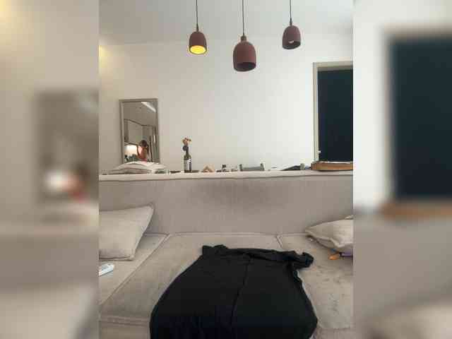 REALMEANTINA webcam