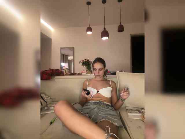 REALMEANTINA webcam