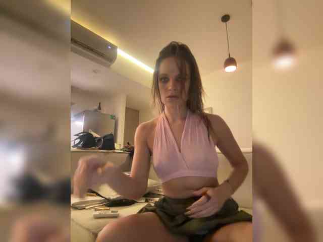 REALMEANTINA webcam