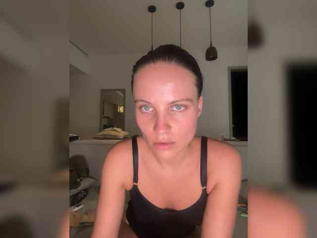 REALMEANTINA webcam