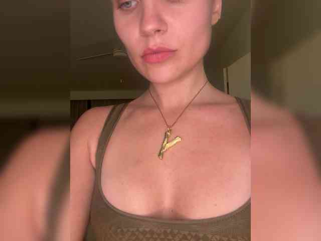 REALMEANTINA webcam