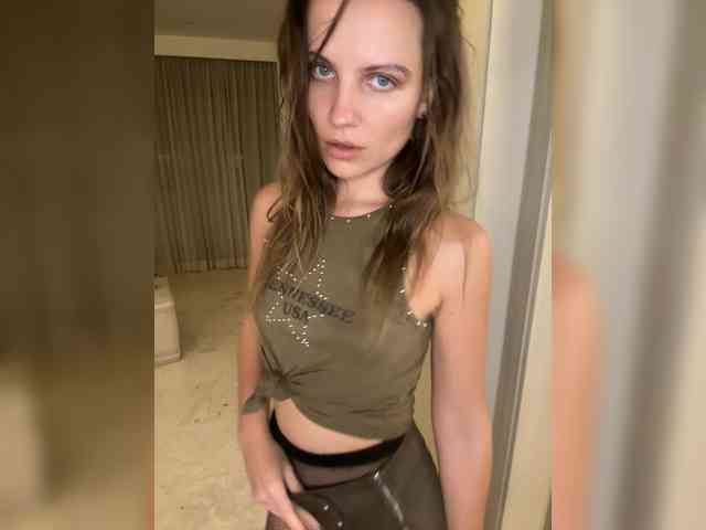 REALMEANTINA webcam