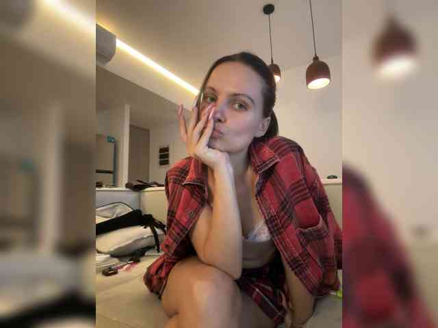REALMEANTINA webcam