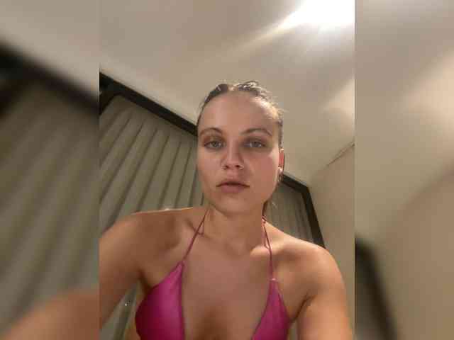 REALMEANTINA webcam