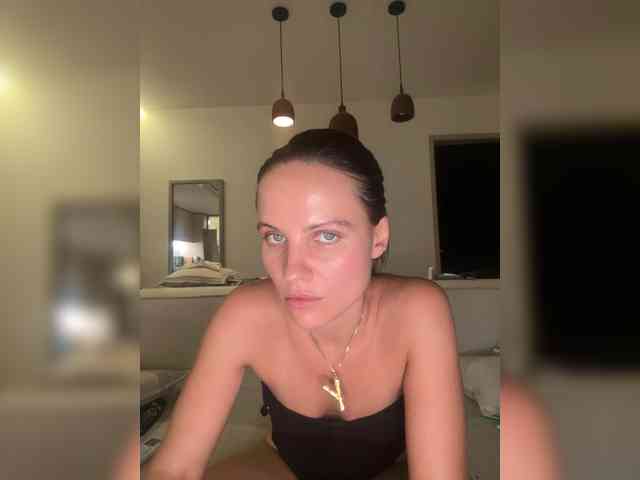 REALMEANTINA webcam