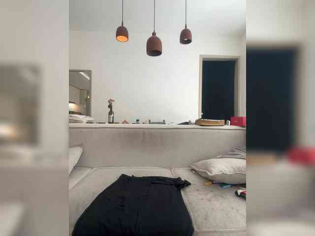 REALMEANTINA webcam