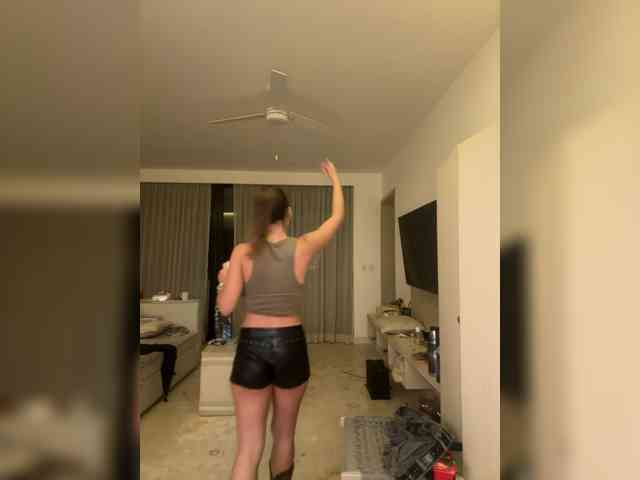REALMEANTINA webcam