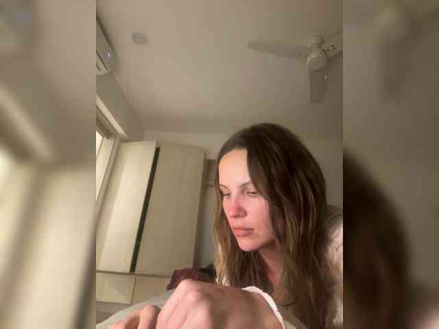 REALMEANTINA webcam