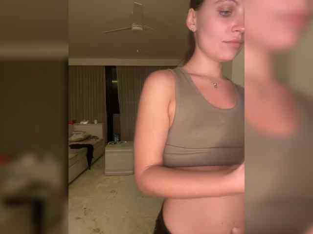 REALMEANTINA webcam