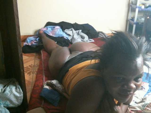 CuteLeilah live cam on BongaCams