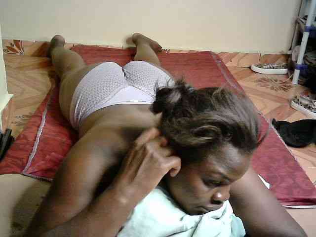 CuteLeilah webcam