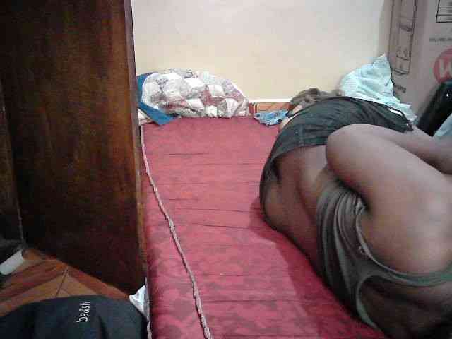 CuteLeilah webcam