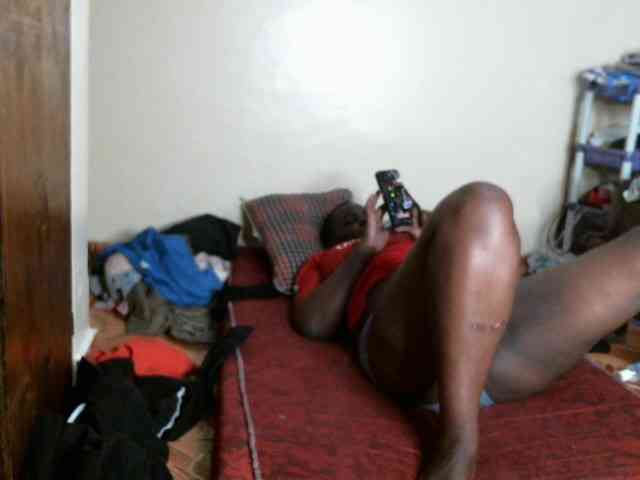CuteLeilah webcam