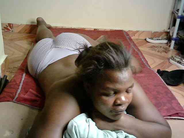CuteLeilah webcam