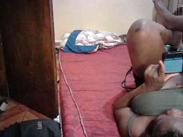 CuteLeilah webcam