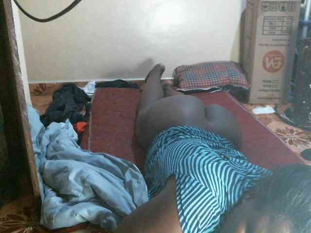 CuteLeilah webcam