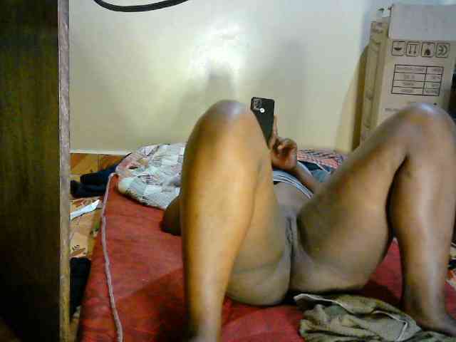 CuteLeilah webcam