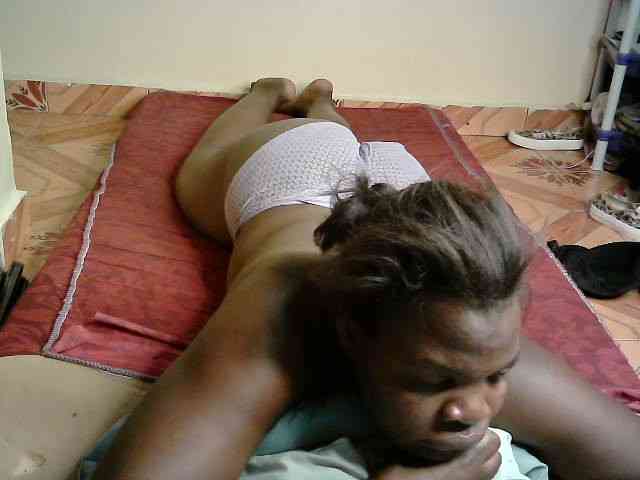 CuteLeilah webcam
