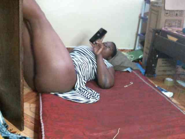 CuteLeilah webcam