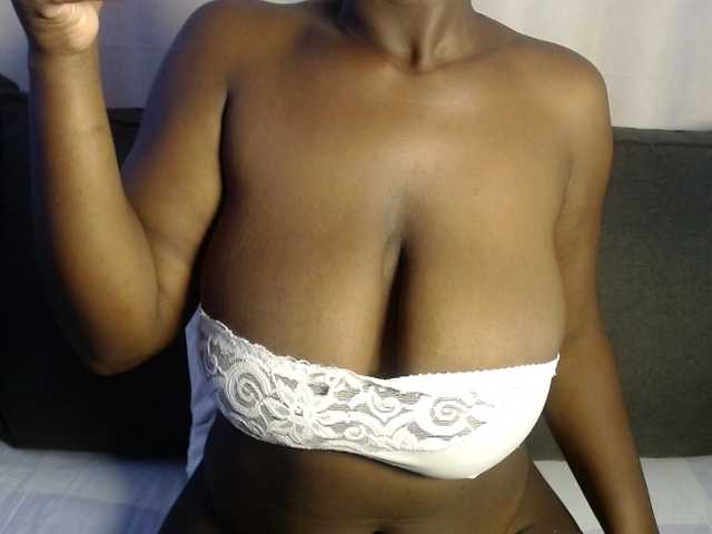 Sexybutt live cam on BongaCams