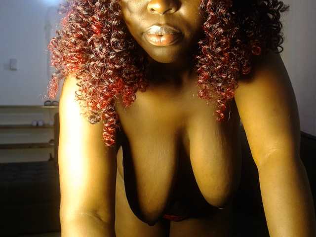 Sexybutt live cam on BongaCams