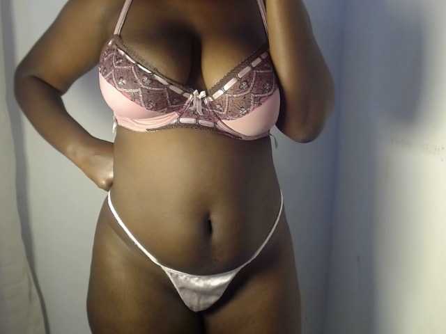 Sexybutt live cam on BongaCams