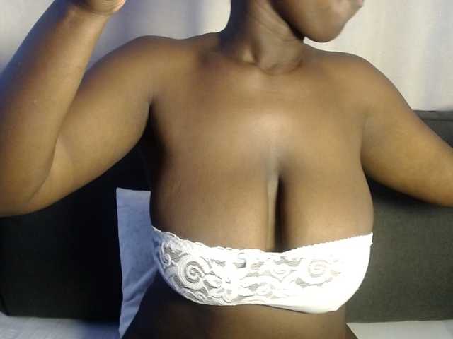 Sexybutt live cam on BongaCams