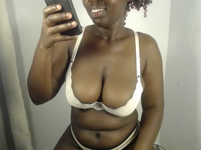 Sexybutt live cam on BongaCams