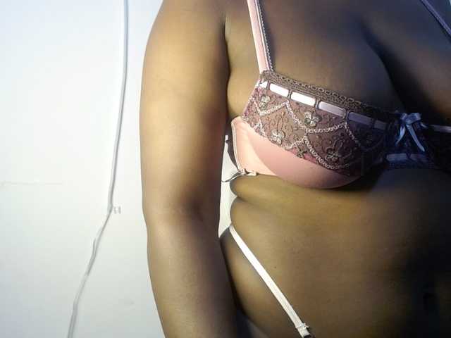 Sexybutt live cam on BongaCams