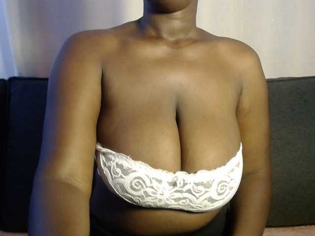 Sexybutt live cam on BongaCams