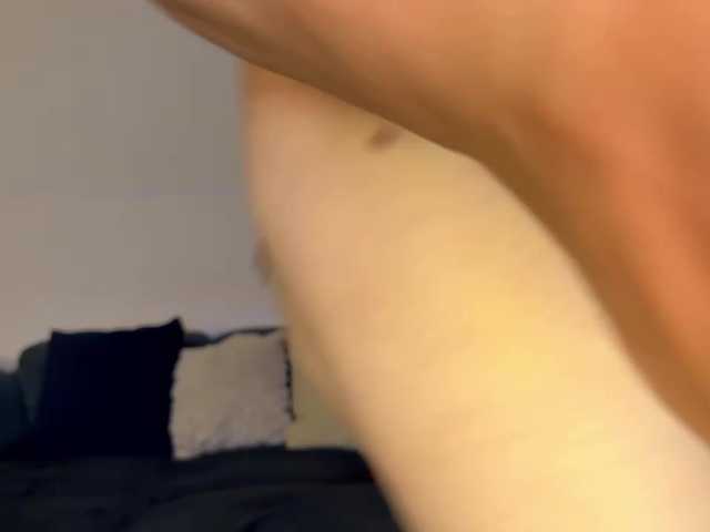 Andyvelvet live cam on BongaCams